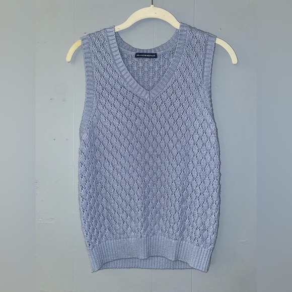 Brandy Melville Sweaters - Brandy Melville sweatervest